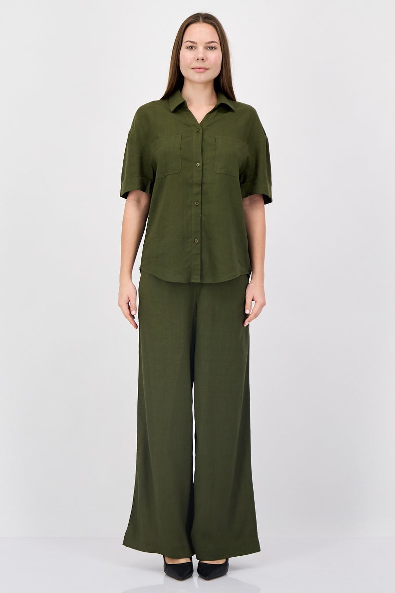 ANNE KLEIN طقم قميص وسروال مكون من 2 قطعة للنساء، زيتوني داكن - Image 1